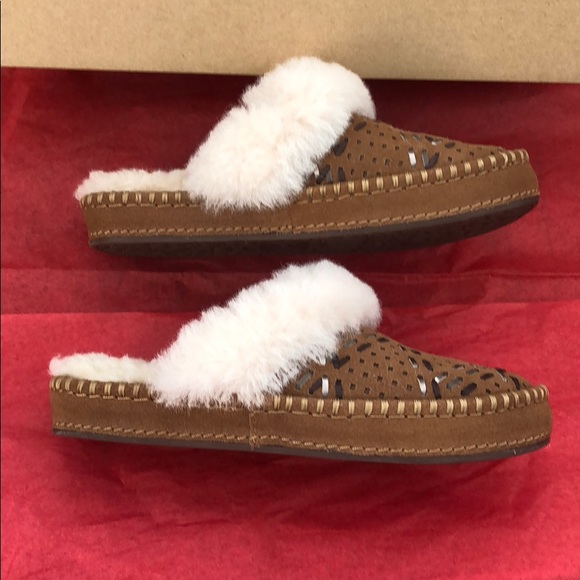 Ugg Aire Tehuano Slippers - Picture 2 of 8